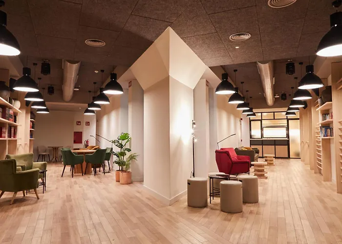 Latroupe PradoHostel