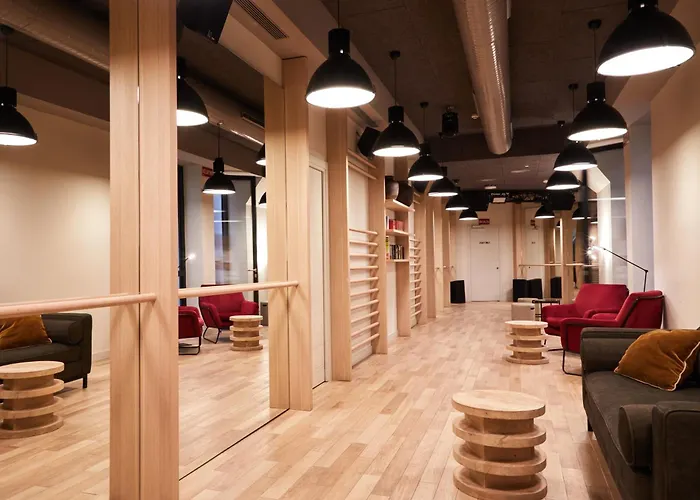 Latroupe PradoHostel